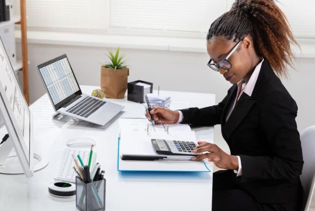 Mastering-Your-Money_-Budgeting-Tips-for-Entrepreneurs-Understanding-the-Importance-of-Budgeting_-Deal-Acres.