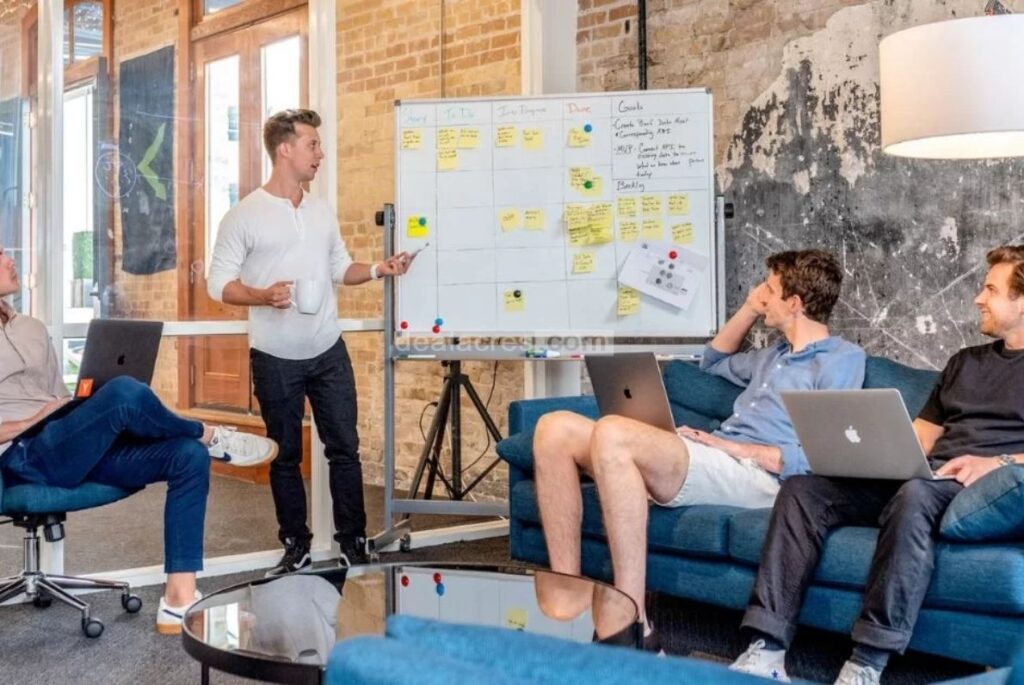 Navigating-the-Startup-Ecosystem_-A-Guide-for-New-Entrepreneurs-Understanding-the-Startup-Ecosystem_-Deal-Acres.