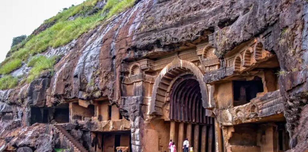 Role-of-the-Satavahana-Dynasty-in-Bridging-the-Mauryas-and-the-Guptas-The-Rise-of-the-Satavahana-Dynasty