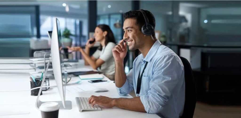 Providing-good-communication-and-customer-support.