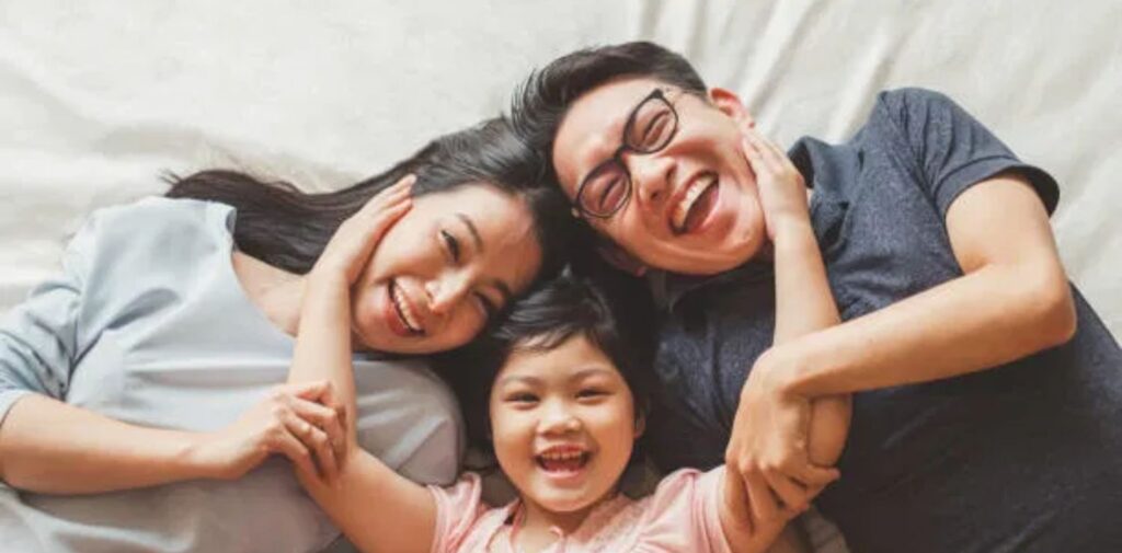 Why-Eye-Contact-Is-Important-in-Conversation. -Creates-a-Strong-Connection.