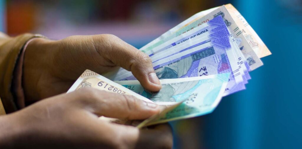 Industry-Specific-Salary-Insights.